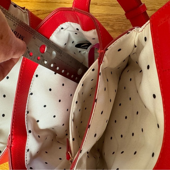 Macy’s On 34th brand red handbag - Picture 4 of 8